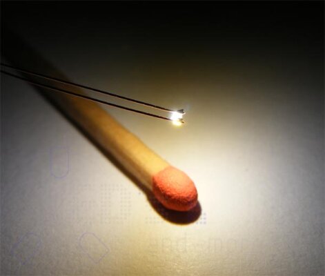0201 SMD LED Warmweiß mit Lackdraht - 0201 SMD LED Warmweiß mit Lackdraht