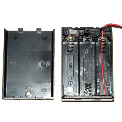 Batteriefach für 3 x Mignon (AA) mit Schalter und Kabel
