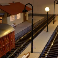 Bahnhofs-Laterne schlicht Bogenleuchte LED warmweiß 1-armig 75mm