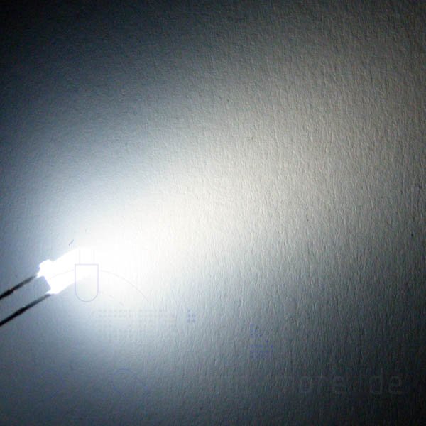 3mm LED Ultrahell Weiß Diffus 70° 3000mcd, 0,42 €